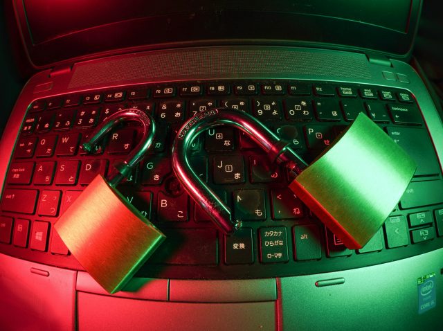 lock laptop